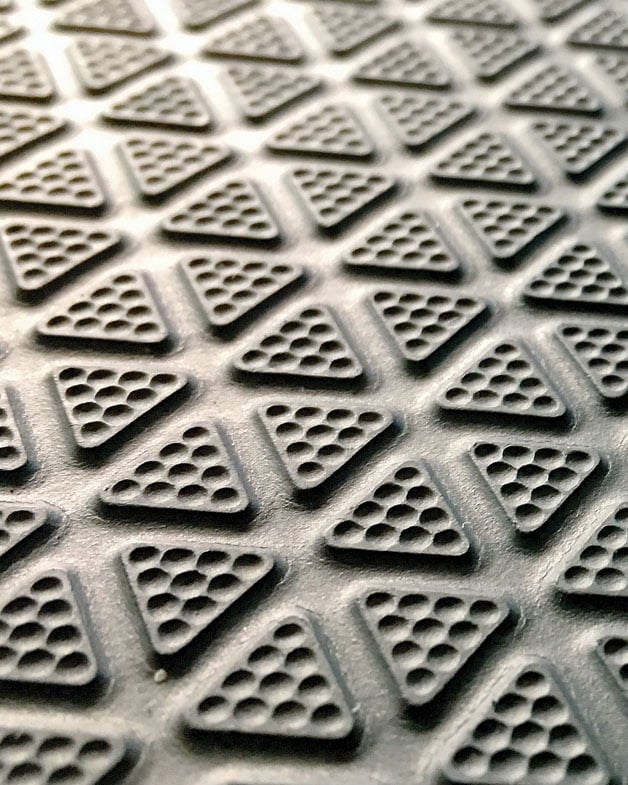 Zoom in of a mat manufactured through crumb rubber compression moulding.